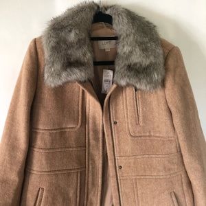 Luxy and cozy light camel coat with attachable fur